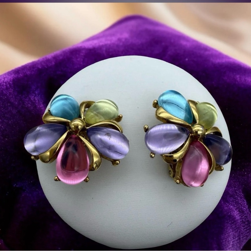Vintage Signed Trifari Multicolor Glass Petal Flower Clip-On Earrings